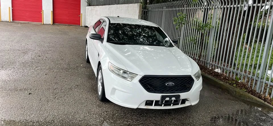 2015 Ford Taurus 6th Gen - Image 2 of 8