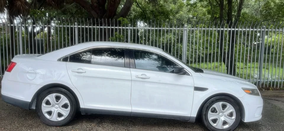 2015 Ford Taurus 6th Gen - Image 6 of 8