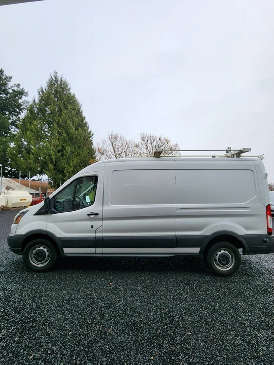 2015 Ford Transit - Image 2 of 9