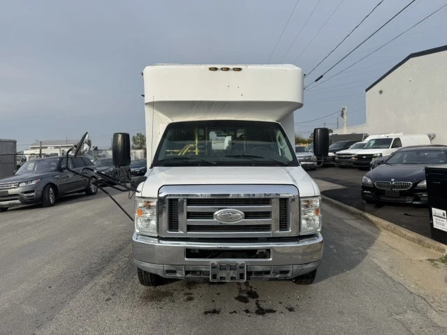 2015 Ford Econoline Van - Image 2 of 13