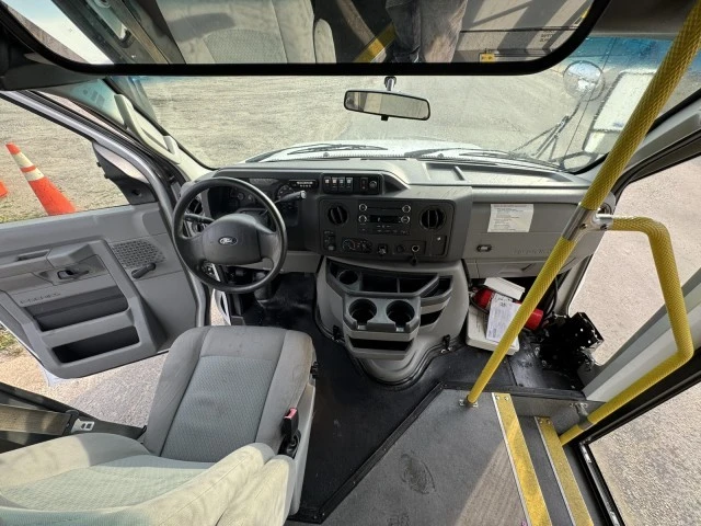 2015 Ford Econoline Van - Image 9 of 13