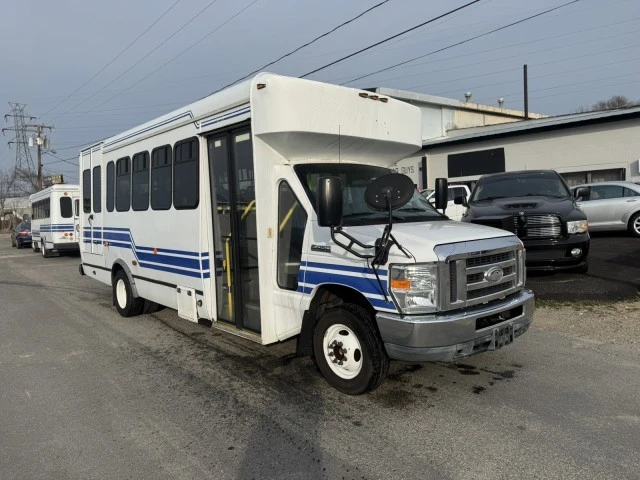 2015 Ford Econoline Van - Image 3 of 13
