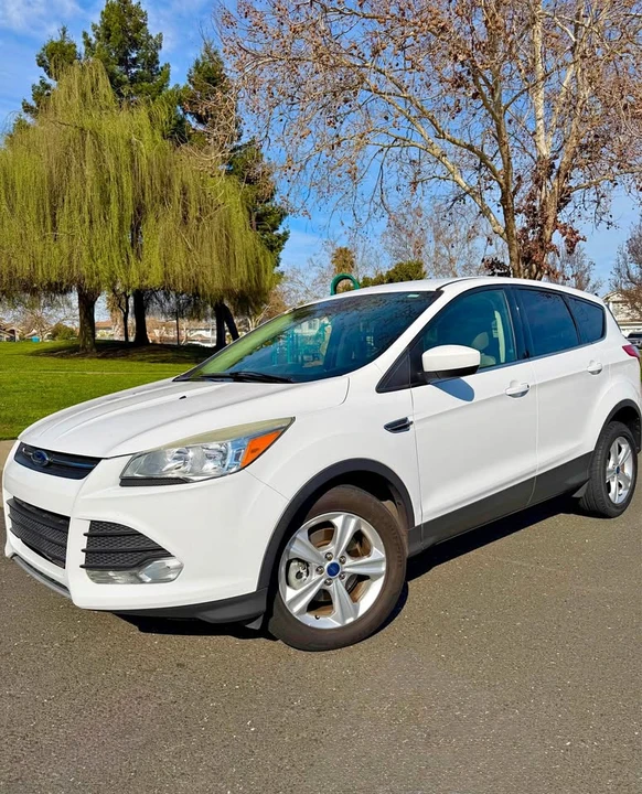 2015 Ford Escape - Image 2 of 16