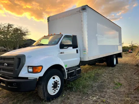 2015 Ford F-750 26ft Box Truck