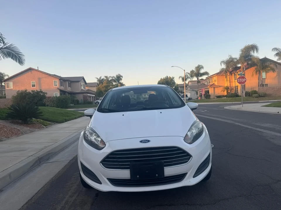 2015 Ford Fiesta - Image 2 of 10
