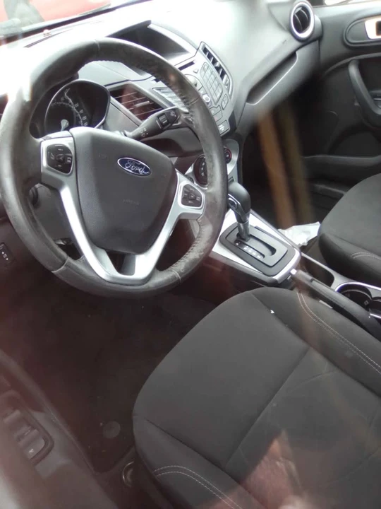 2015 Ford Fiesta - Image 2 of 3