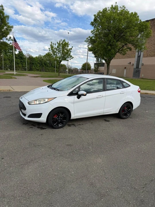 2015 Ford Fiesta - Image 9 of 13