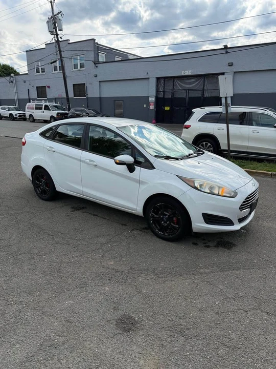 2015 Ford Fiesta - Image 8 of 13