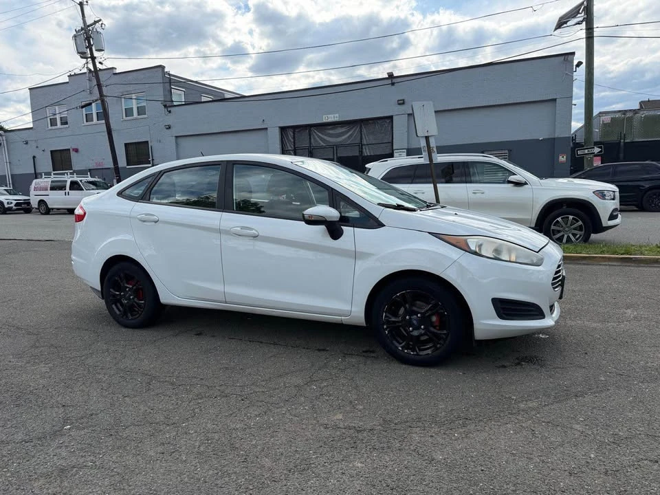 2015 Ford Fiesta - Image 2 of 13