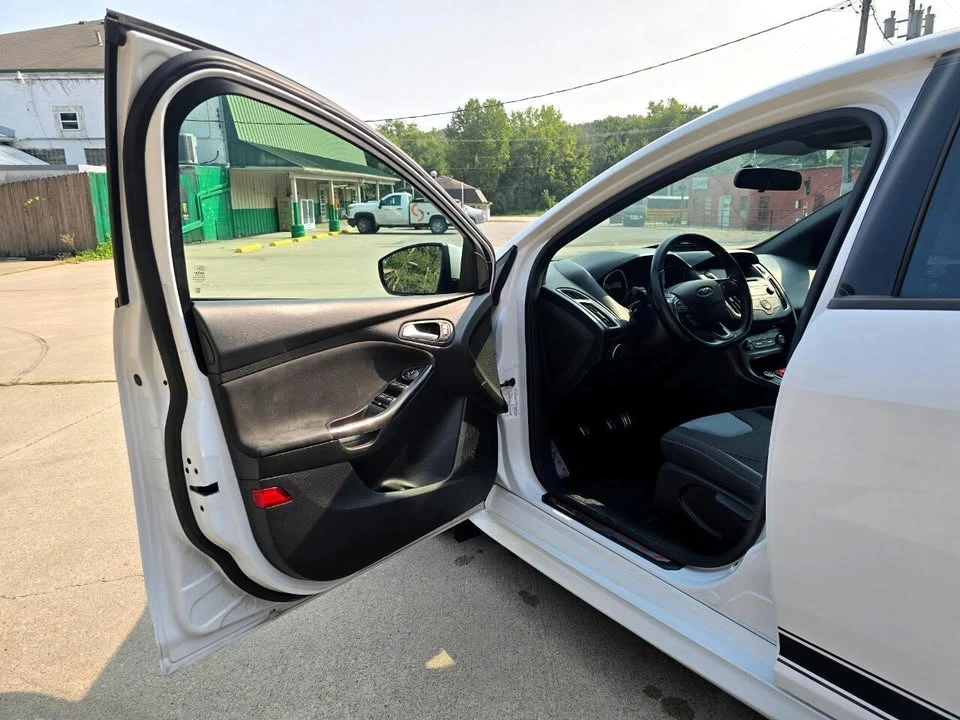 2015 Ford Focus 3rd Gen - Image 9 of 20