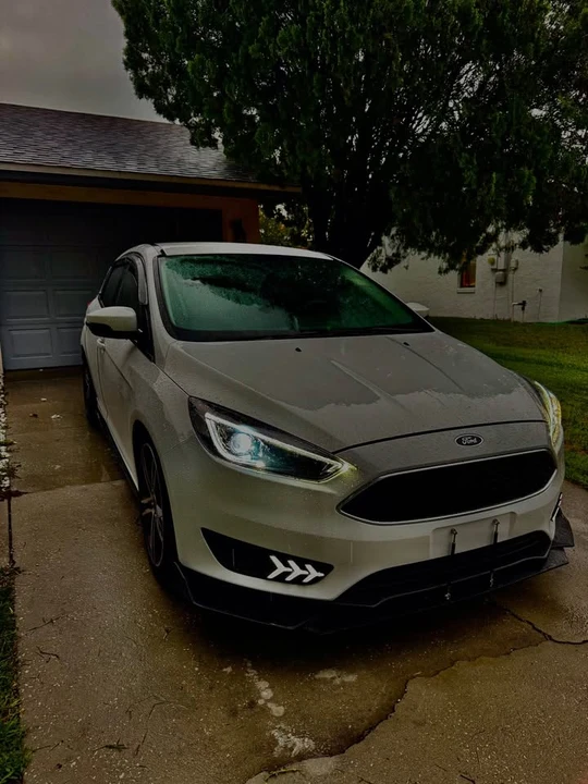 2015 Ford Focus 3rd Gen - Image 2 of 8