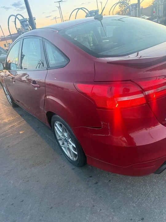 2015 Ford Focus 3rd Gen - Image 5 of 16