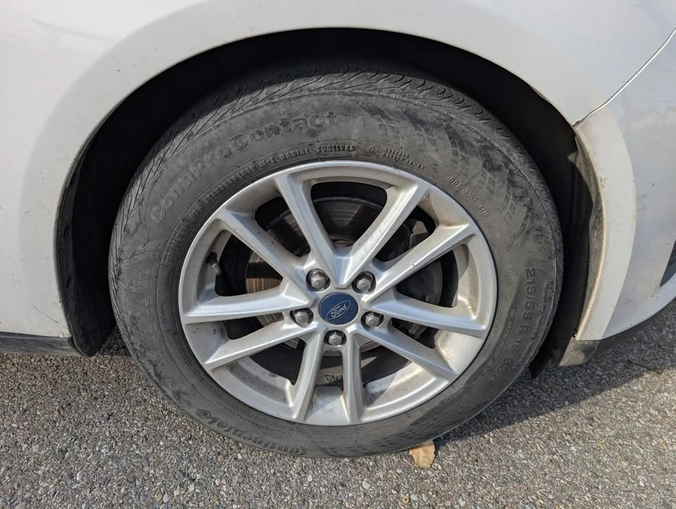 2015 Ford Focus 3rd Gen - Image 5 of 10