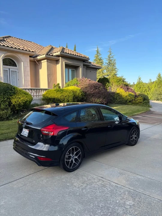 2015 Ford Focus 3rd Gen - Image 2 of 10