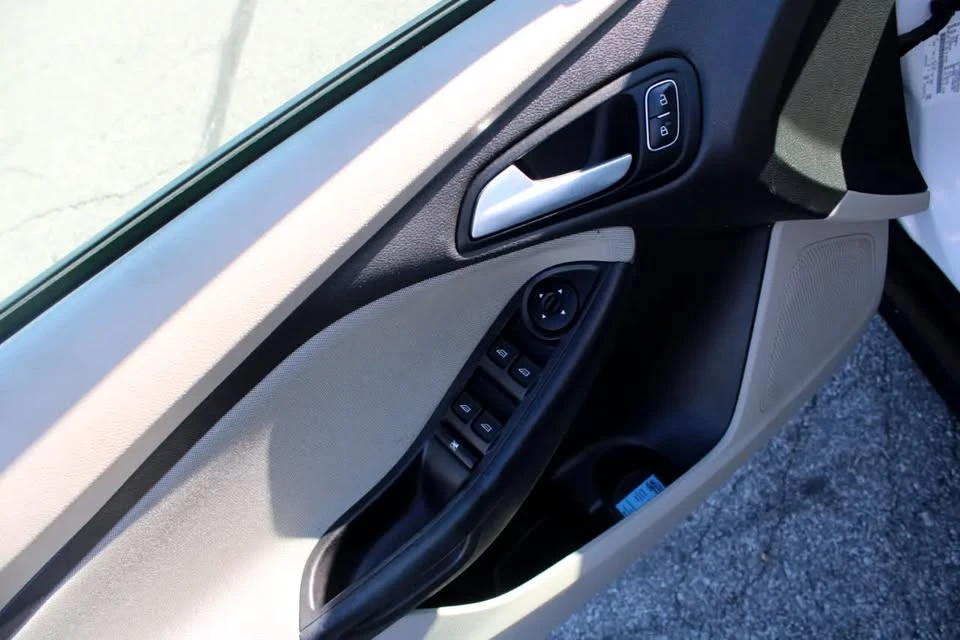 2015 Ford Focus 3rd Gen - Image 16 of 20