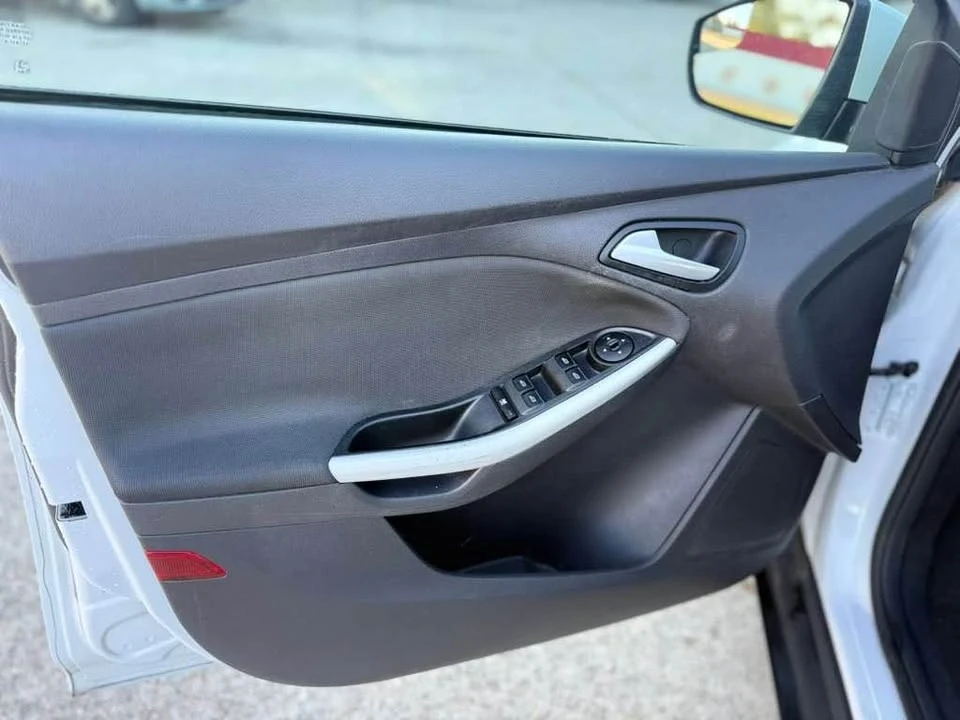 2015 Ford Focus 3rd Gen - Image 9 of 15
