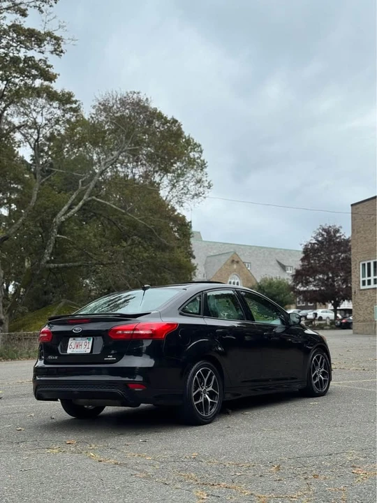 2015 Ford Focus 3rd Gen - Image 9 of 16