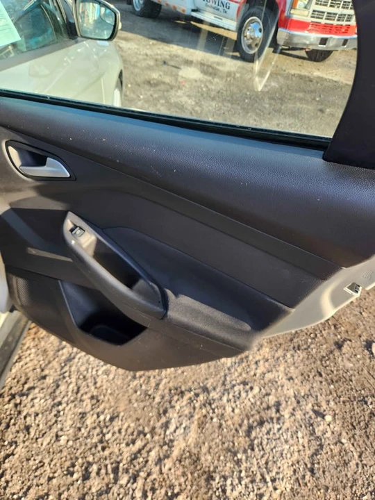 2015 Ford Focus 3rd Gen - Image 9 of 16
