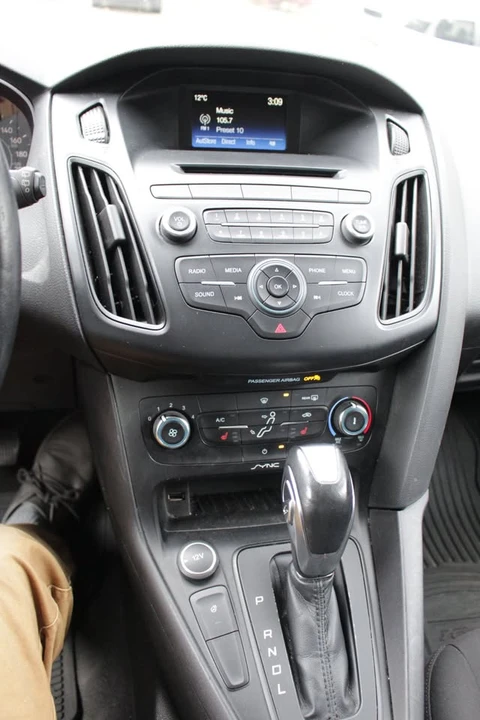 2015 Ford Focus 3rd Gen - Image 9 of 16
