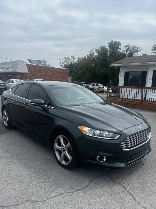 2015 Ford Fusion 2nd Gen - Image 2 of 9