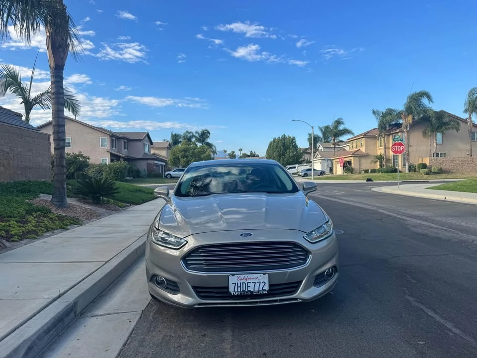 2015 Ford Fusion 2nd Gen - Image 2 of 10