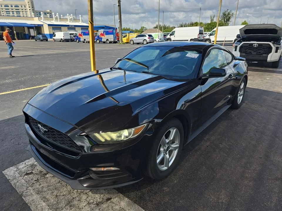 2015 Ford S550 Mustang - Image 2 of 12