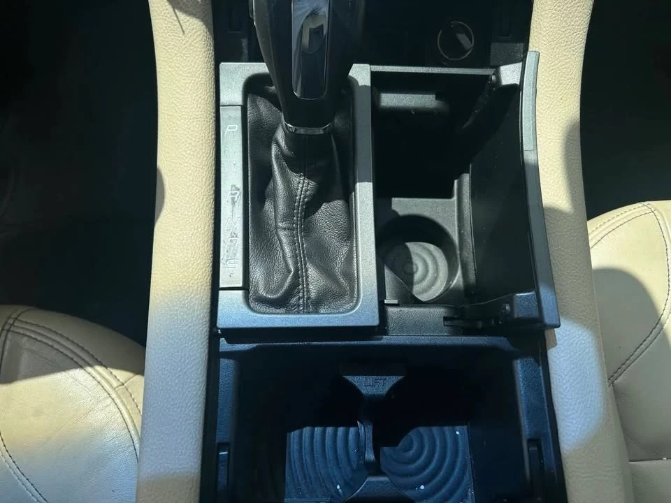 2015 Ford Taurus 6th Gen - Image 13 of 17
