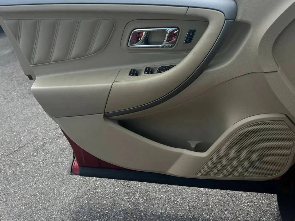 2015 Ford Taurus 6th Gen - Image 15 of 17