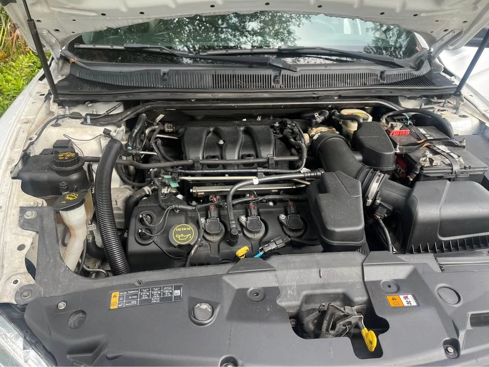 2015 Ford Taurus 6th Gen - Image 11 of 12