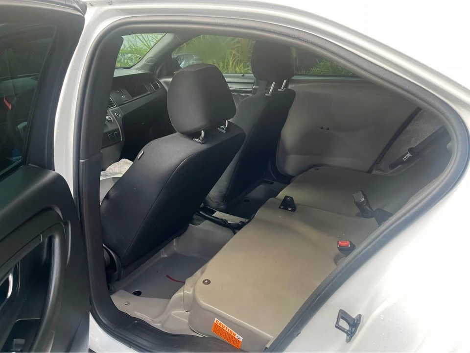 2015 Ford Taurus 6th Gen - Image 6 of 12