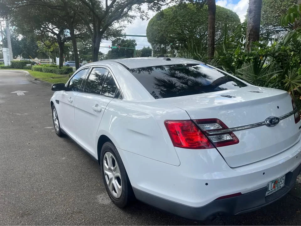 2015 Ford Taurus 6th Gen - Image 2 of 12