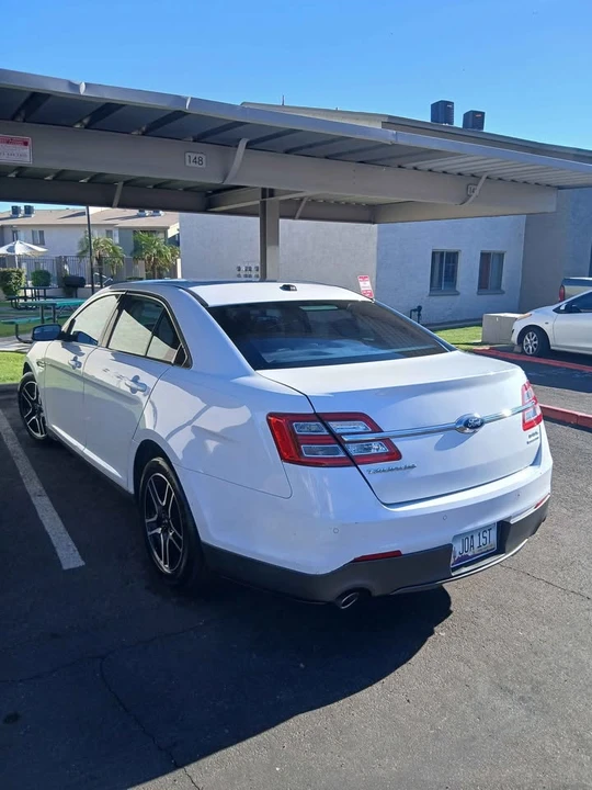 2015 Ford Taurus 6th Gen - Image 5 of 15