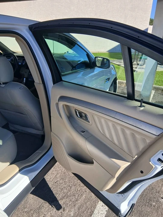 2015 Ford Taurus 6th Gen - Image 13 of 15