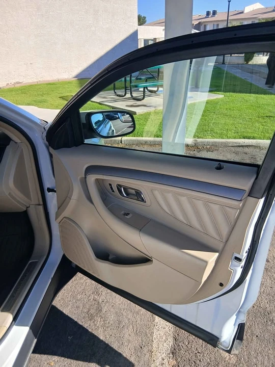 2015 Ford Taurus 6th Gen - Image 15 of 15