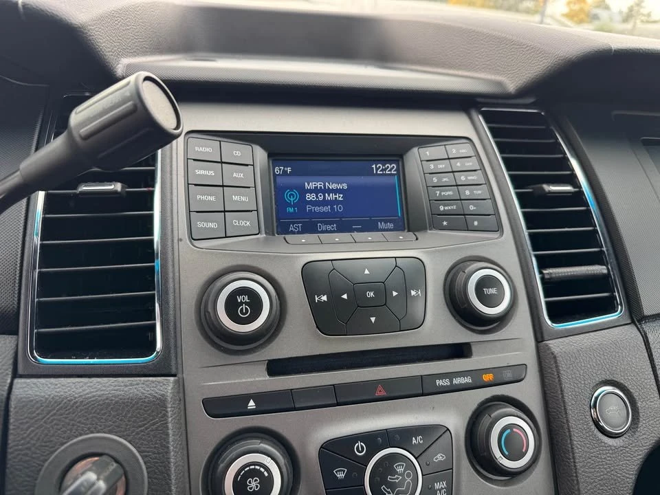 2015 Ford Taurus 6th Gen - Image 15 of 20
