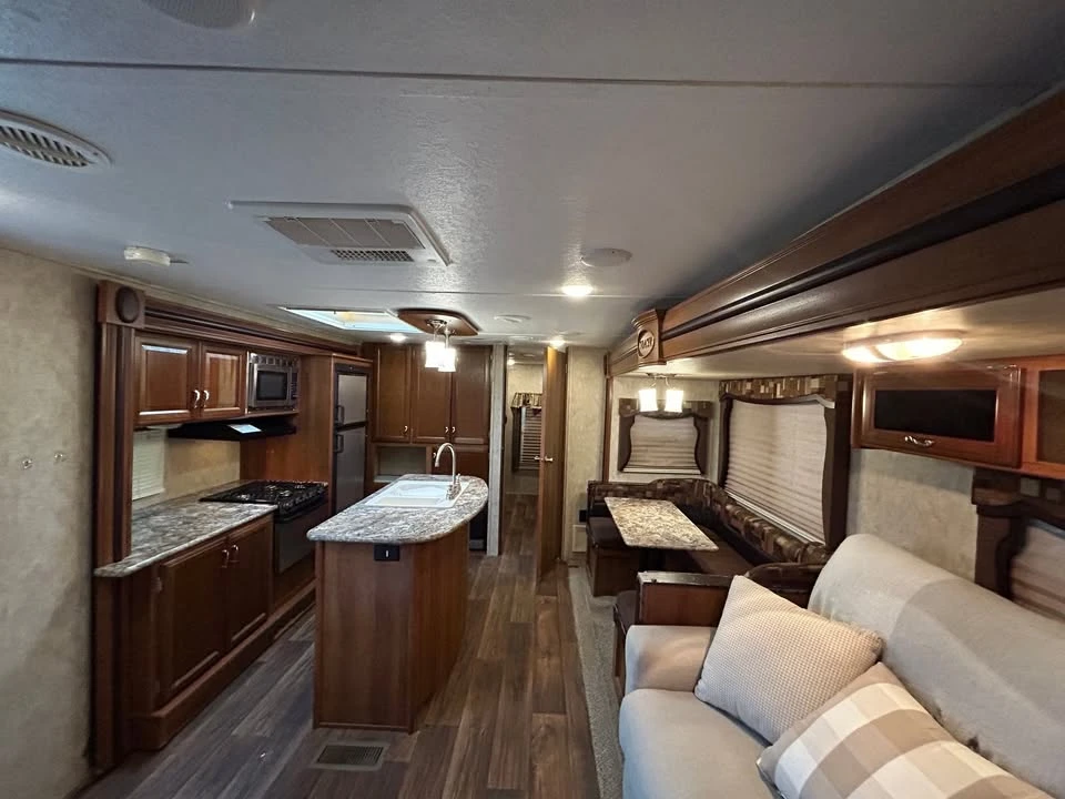 2015 Forest River - Image 4 of 8