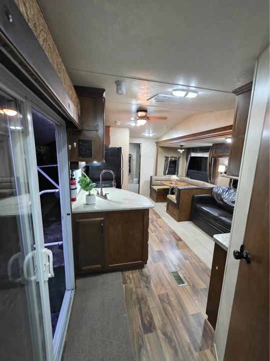 2015 Forest River - Image 14 of 21
