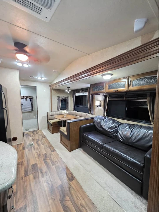 2015 Forest River - Image 9 of 21