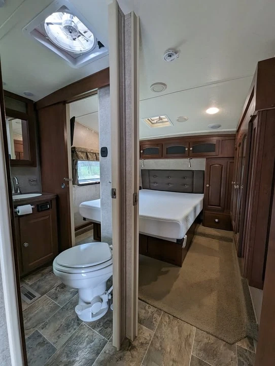 2015 Forest River - Image 15 of 20