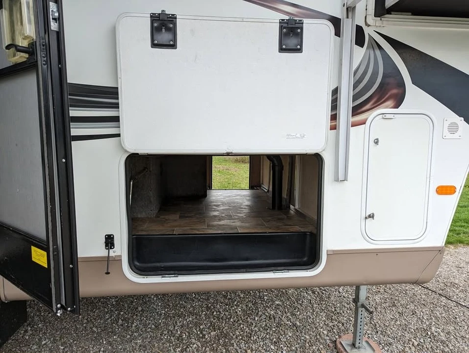 2015 Forest River - Image 3 of 20