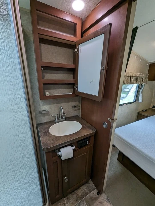 2015 Forest River - Image 17 of 20