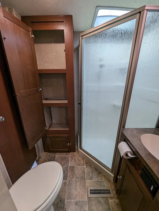 2015 Forest River - Image 16 of 20