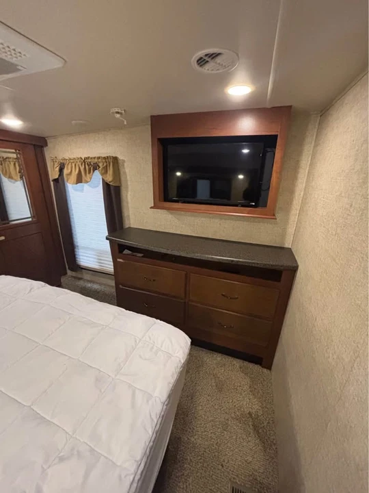 2015 Forest River - Image 10 of 16