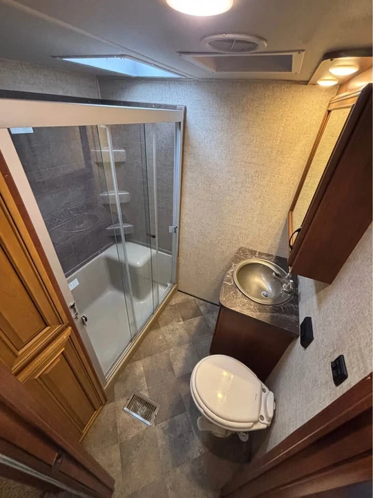 2015 Forest River - Image 11 of 16