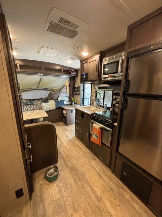 2015 Forest River - Image 2 of 10