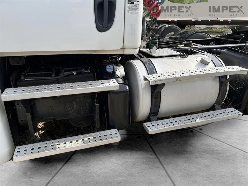2015 Freightliner - Image 11 of 12