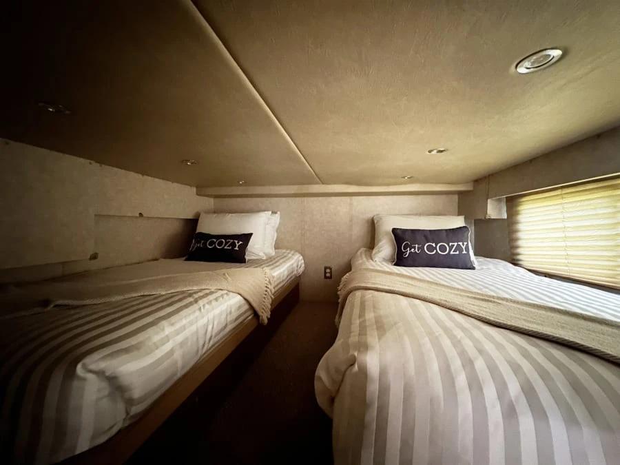 2015 Freightliner - Image 8 of 10