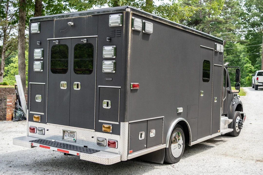 2015 Freightliner - Image 9 of 31