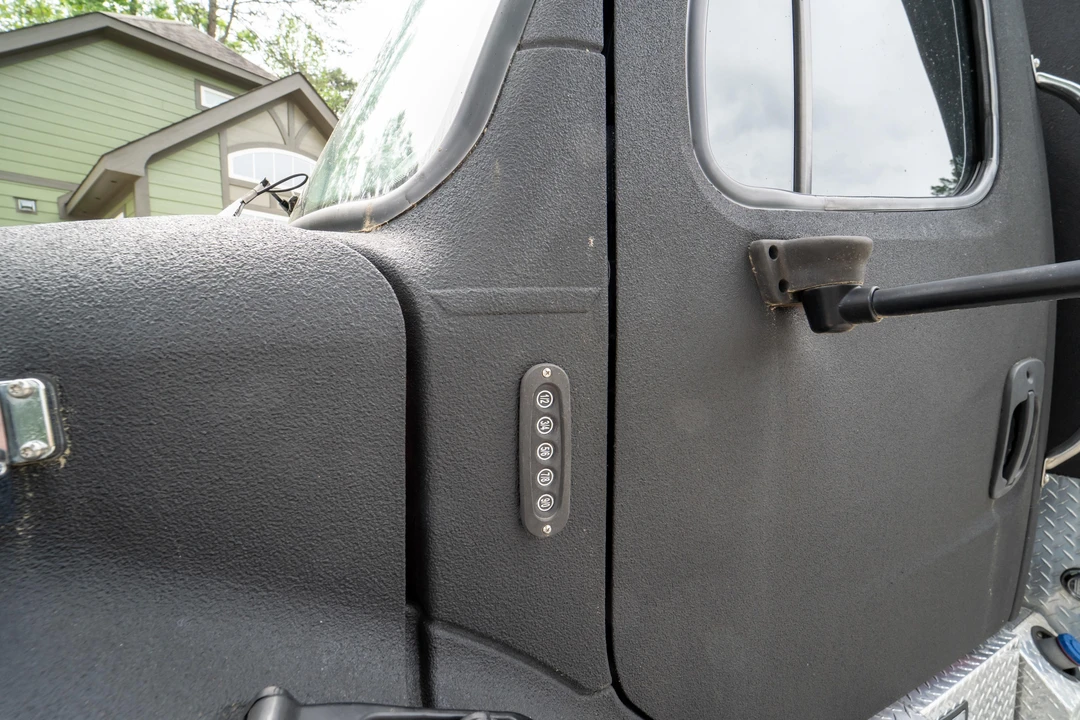 2015 Freightliner - Image 12 of 31