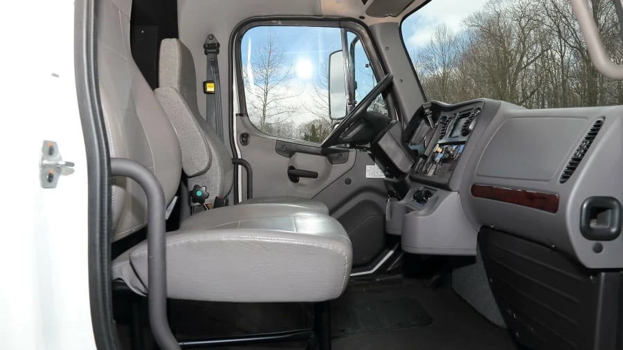 2015 Freightliner - Image 5 of 16